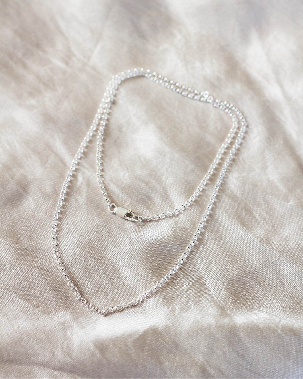 sterling silver rolo chain detail