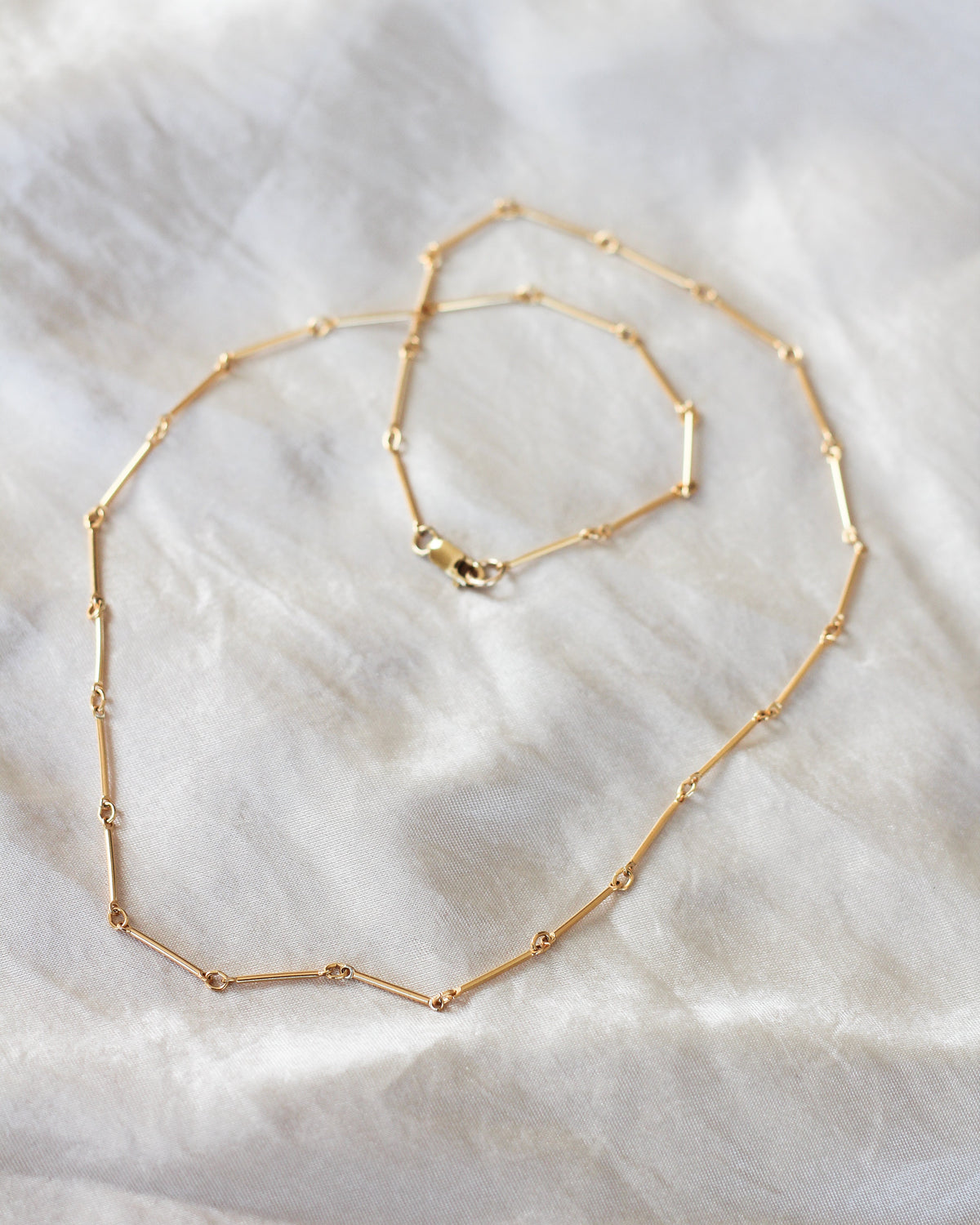 14k gold fill bar chain detail