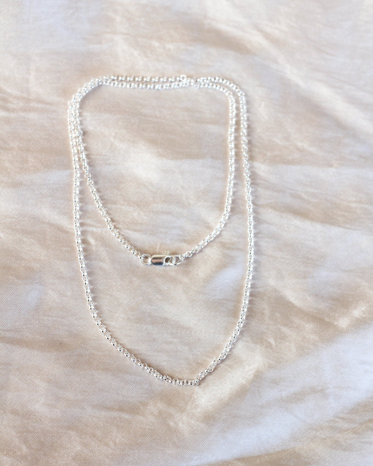 sterling silver rolo chain detail